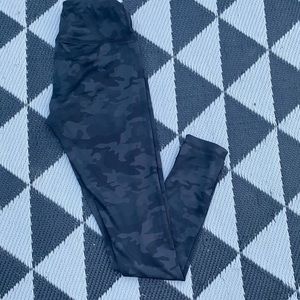 90 Degree Grey Camo Leggings